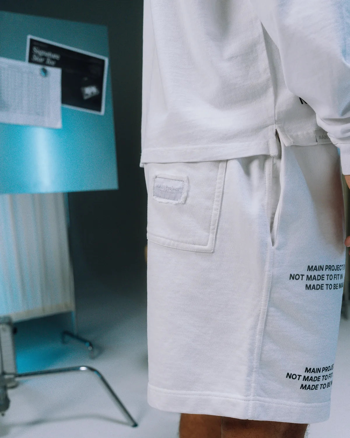 MAIN All-Over Short Jogger — White