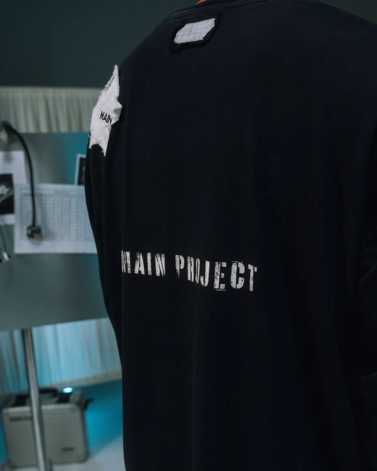 its MAIN Longsleeve — Black