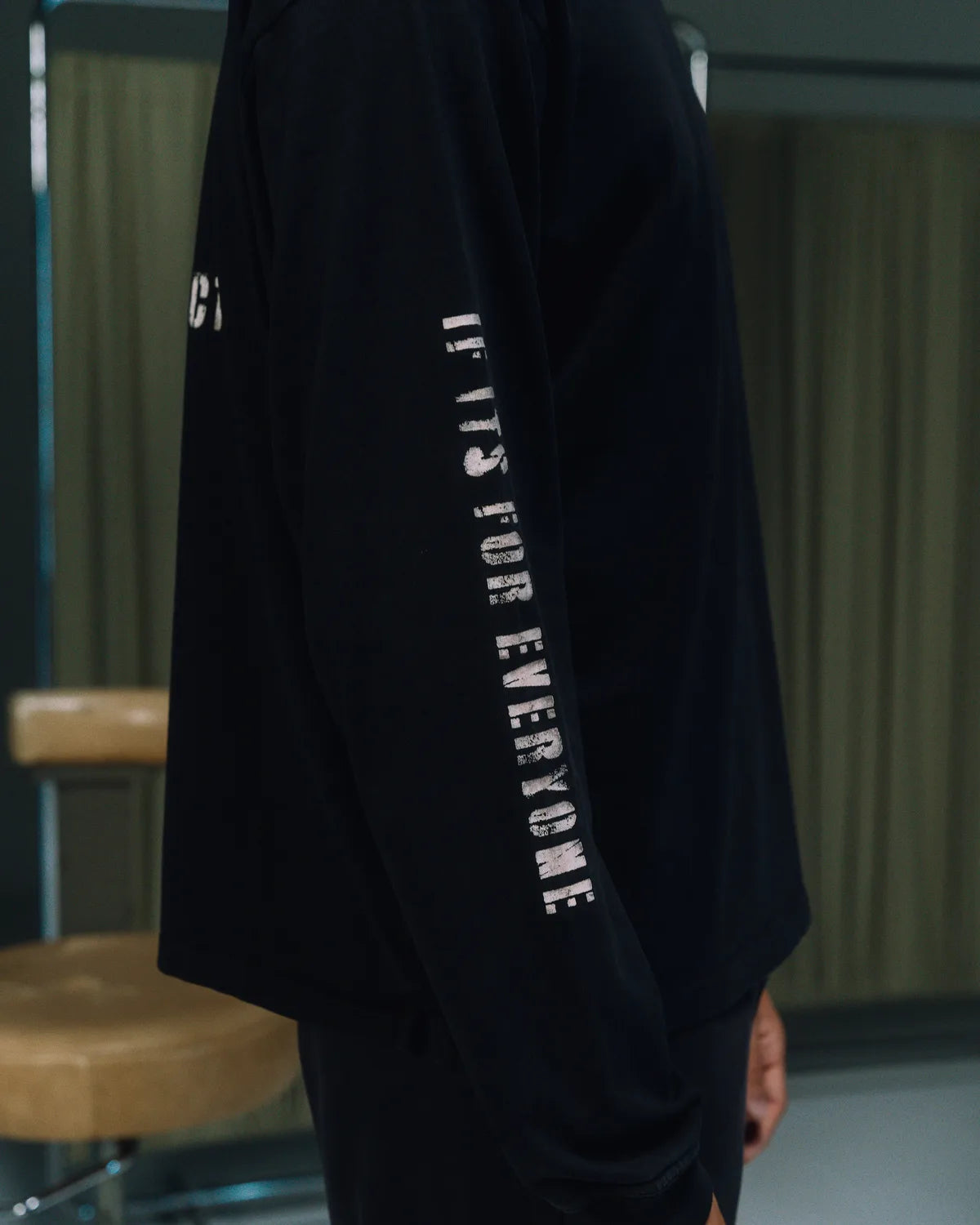 its MAIN Longsleeve — Black