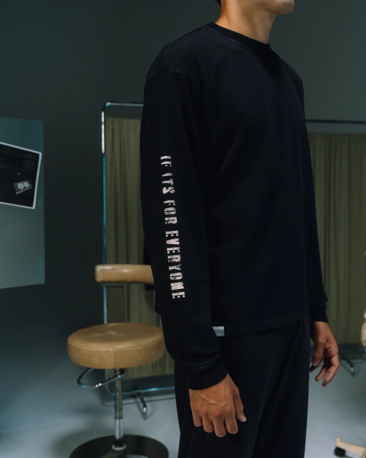 its MAIN Longsleeve — Black